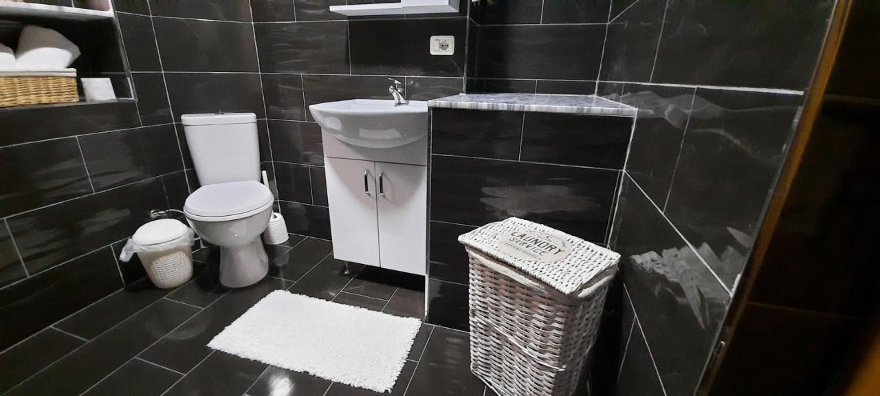 דירות Apartament Clara Përmet מראה חיצוני תמונה