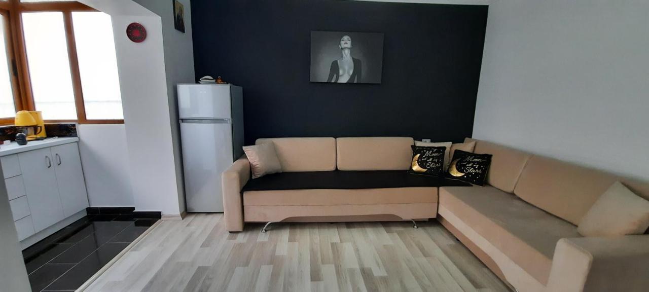 דירות Apartament Clara Përmet מראה חיצוני תמונה